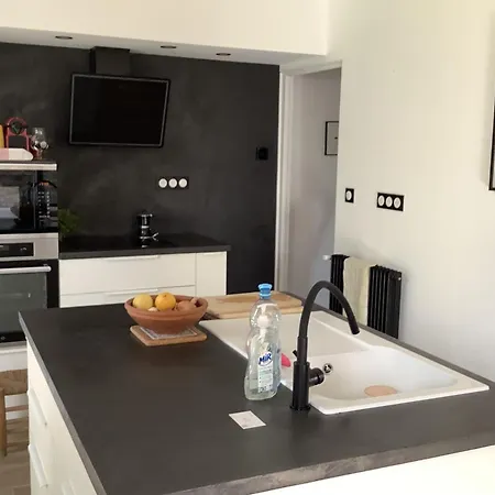 House T5 With Garden And Garage 펜션 *