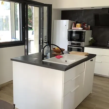 House T5 With Garden And Garage 펜션 쿠크