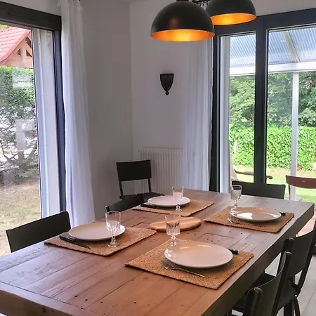 House T5 With Garden And Garage 펜션
